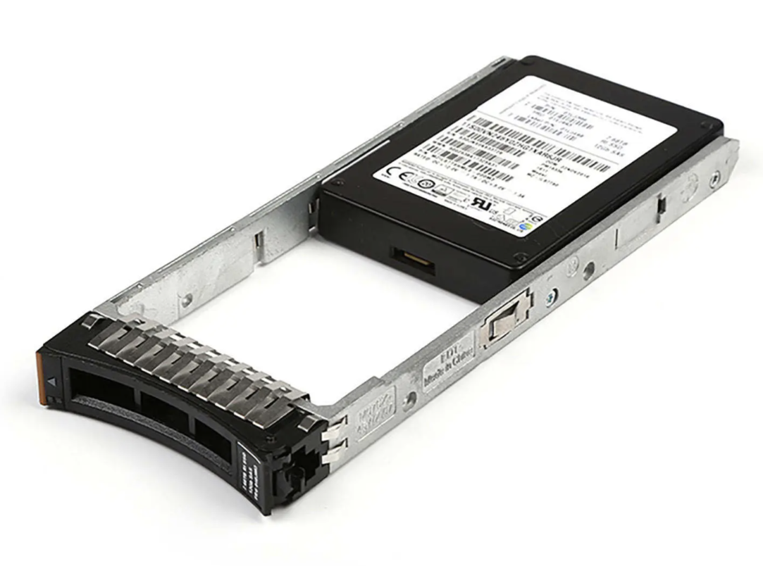01EJ993 -  IBM 7.68TB SAS SSD 12G 2.5" 2076-AHHC